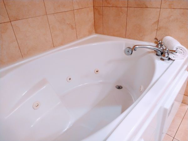 Jetted Tub Replacement in Salem